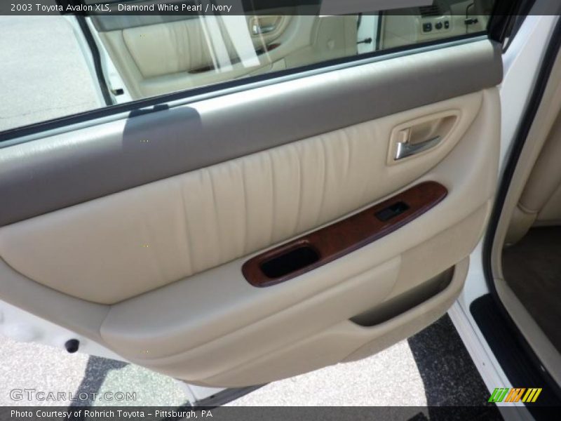 Diamond White Pearl / Ivory 2003 Toyota Avalon XLS