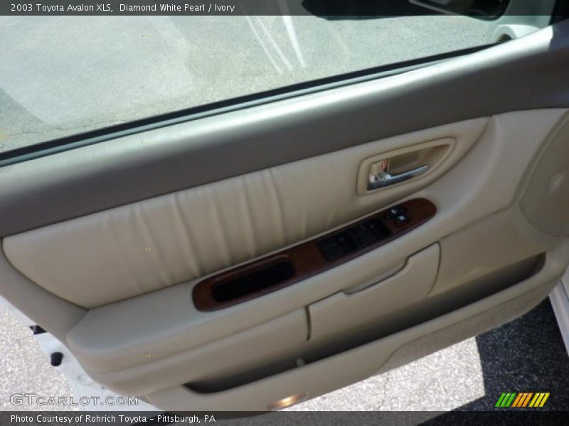 Diamond White Pearl / Ivory 2003 Toyota Avalon XLS