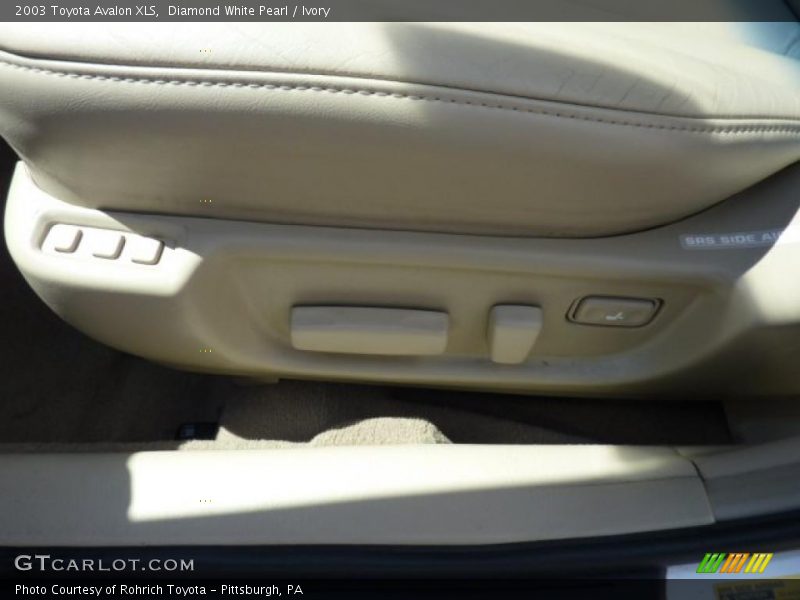 Diamond White Pearl / Ivory 2003 Toyota Avalon XLS