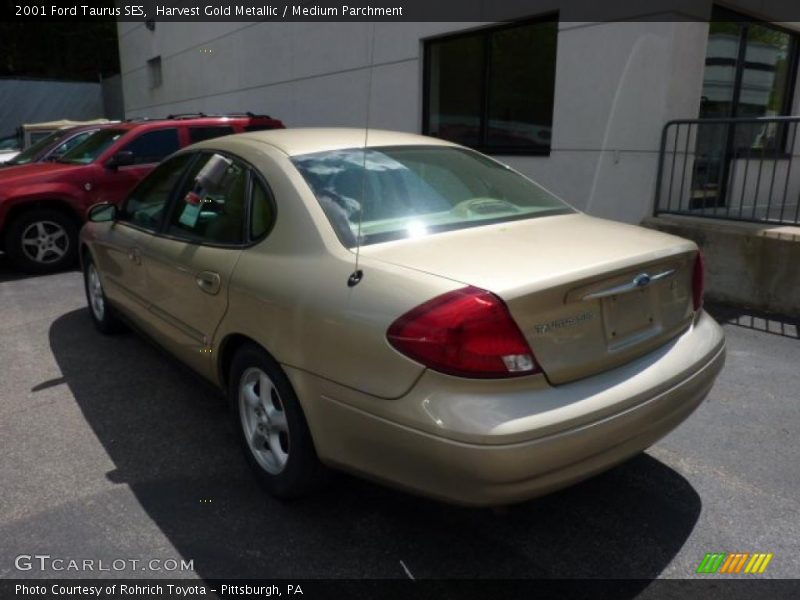 Harvest Gold Metallic / Medium Parchment 2001 Ford Taurus SES