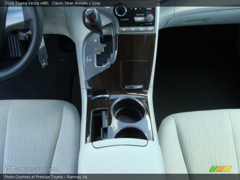 Classic Silver Metallic / Gray 2009 Toyota Venza AWD