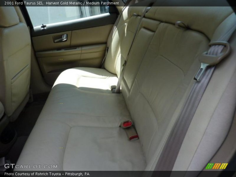 Harvest Gold Metallic / Medium Parchment 2001 Ford Taurus SES