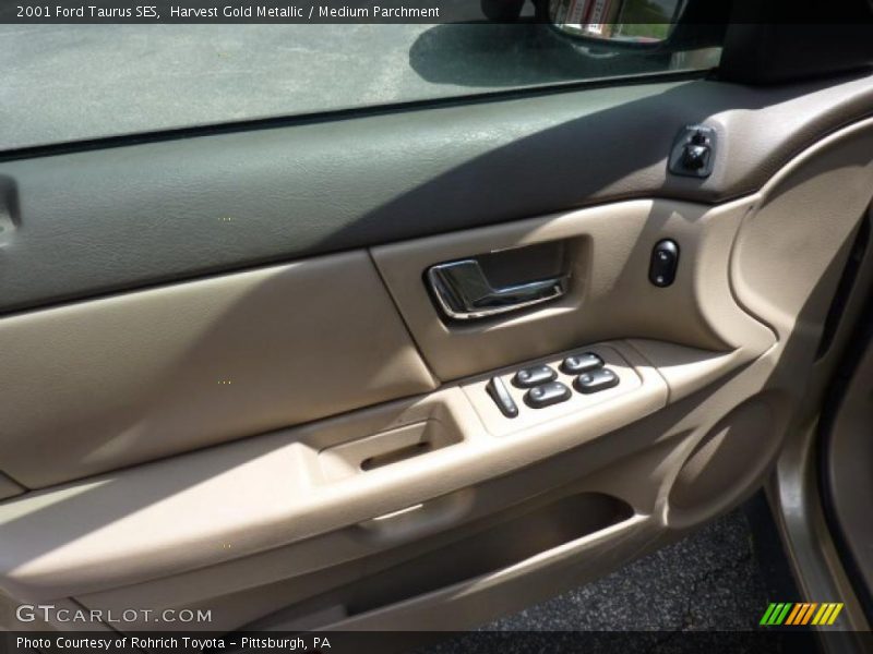 Harvest Gold Metallic / Medium Parchment 2001 Ford Taurus SES