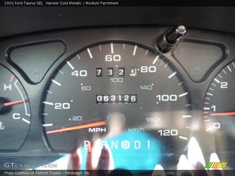 Harvest Gold Metallic / Medium Parchment 2001 Ford Taurus SES