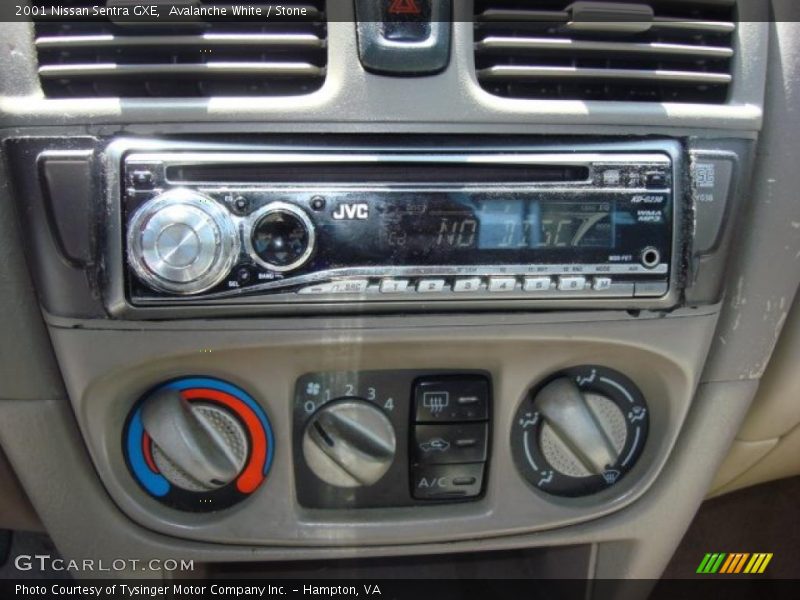 Avalanche White / Stone 2001 Nissan Sentra GXE