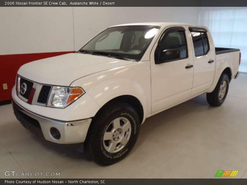 Avalanche White / Desert 2006 Nissan Frontier SE Crew Cab