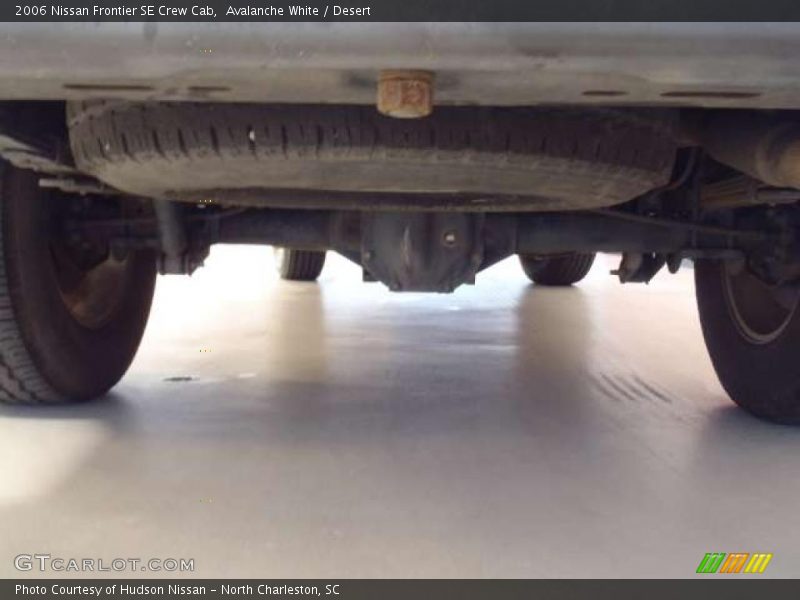 Avalanche White / Desert 2006 Nissan Frontier SE Crew Cab