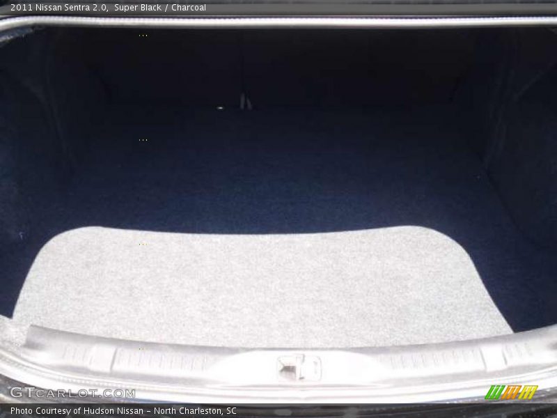 Super Black / Charcoal 2011 Nissan Sentra 2.0