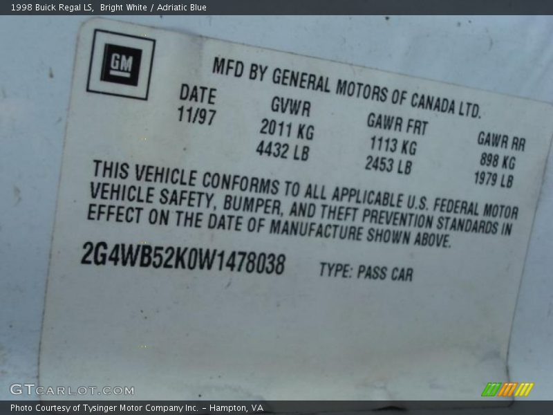 Bright White / Adriatic Blue 1998 Buick Regal LS