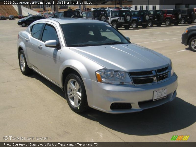 Bright Silver Metallic / Black 2011 Dodge Avenger Mainstreet