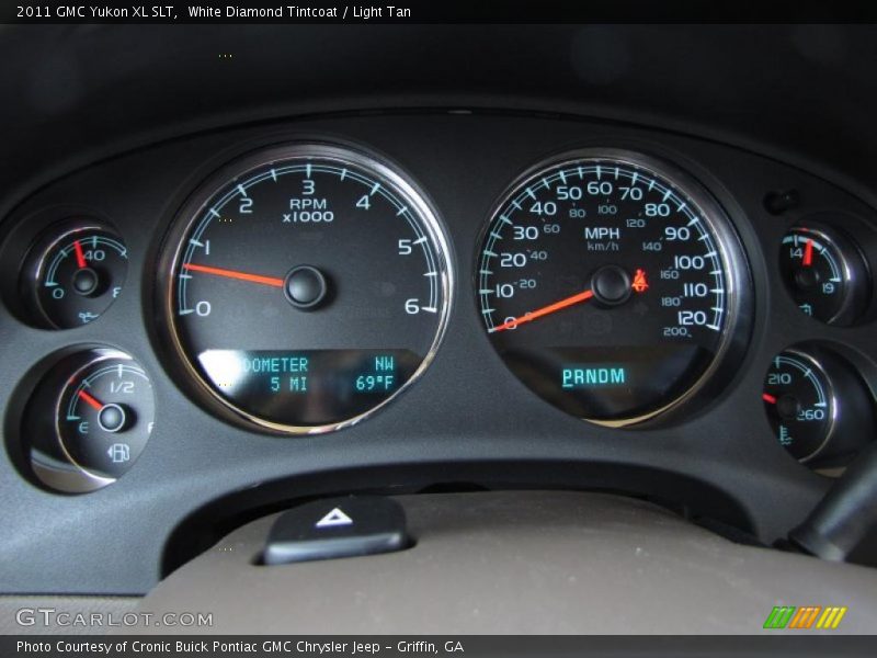 White Diamond Tintcoat / Light Tan 2011 GMC Yukon XL SLT