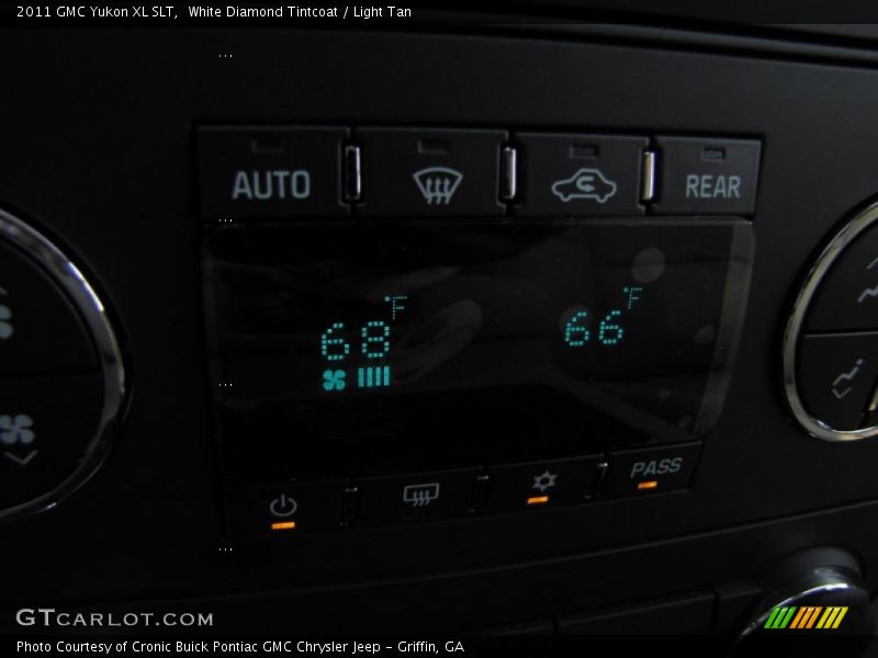 White Diamond Tintcoat / Light Tan 2011 GMC Yukon XL SLT