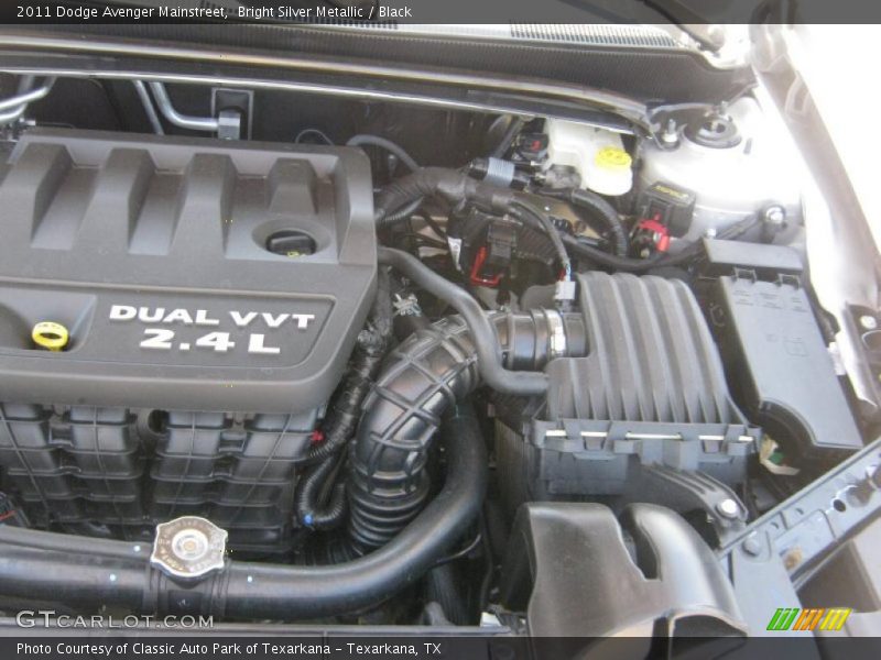 Bright Silver Metallic / Black 2011 Dodge Avenger Mainstreet
