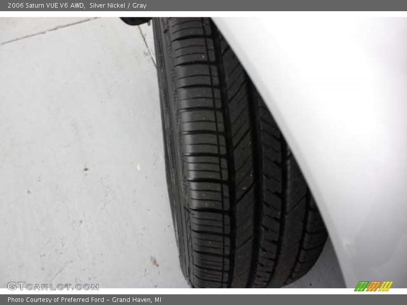 Silver Nickel / Gray 2006 Saturn VUE V6 AWD