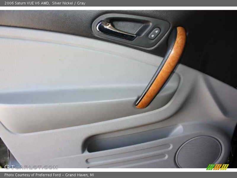 Silver Nickel / Gray 2006 Saturn VUE V6 AWD