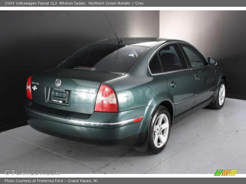 Northern Green Metallic / Grey 2004 Volkswagen Passat GLX 4Motion Sedan