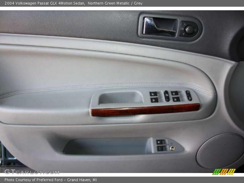Northern Green Metallic / Grey 2004 Volkswagen Passat GLX 4Motion Sedan