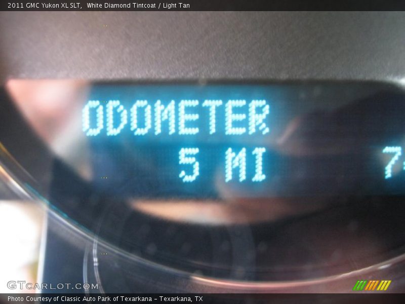 White Diamond Tintcoat / Light Tan 2011 GMC Yukon XL SLT