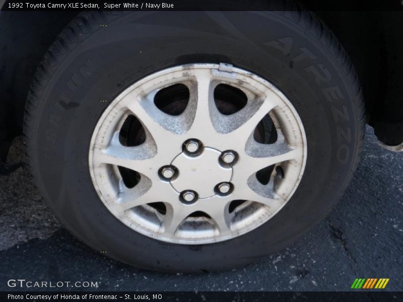 Super White / Navy Blue 1992 Toyota Camry XLE Sedan
