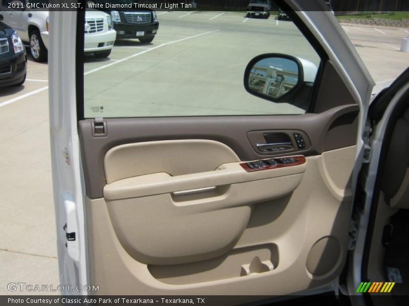 Door Panel of 2011 Yukon XL SLT