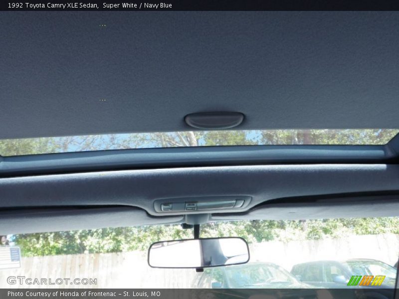 Super White / Navy Blue 1992 Toyota Camry XLE Sedan