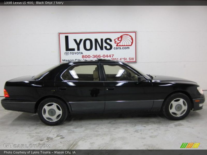 Black Onyx / Ivory 1998 Lexus LS 400