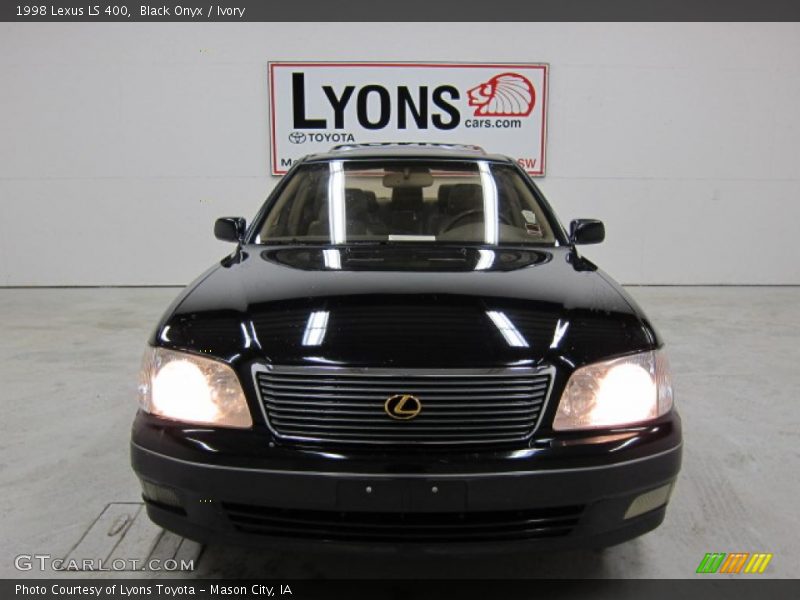 Black Onyx / Ivory 1998 Lexus LS 400