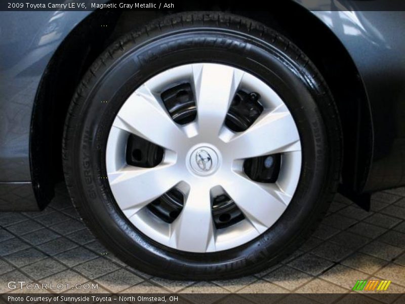 Magnetic Gray Metallic / Ash 2009 Toyota Camry LE V6