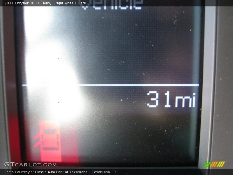 Bright White / Black 2011 Chrysler 300 C Hemi