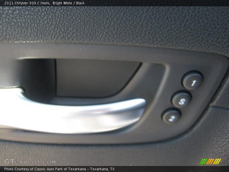 Bright White / Black 2011 Chrysler 300 C Hemi