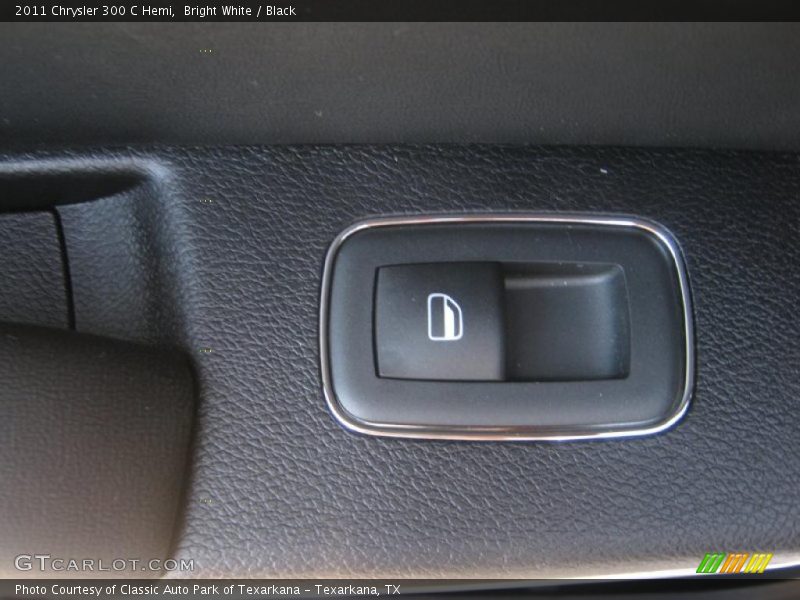 Bright White / Black 2011 Chrysler 300 C Hemi