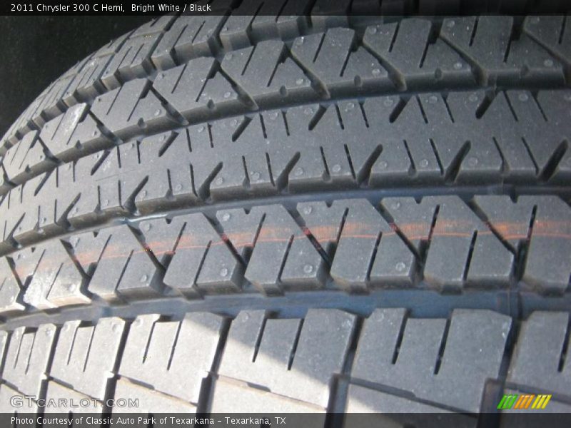 Bright White / Black 2011 Chrysler 300 C Hemi