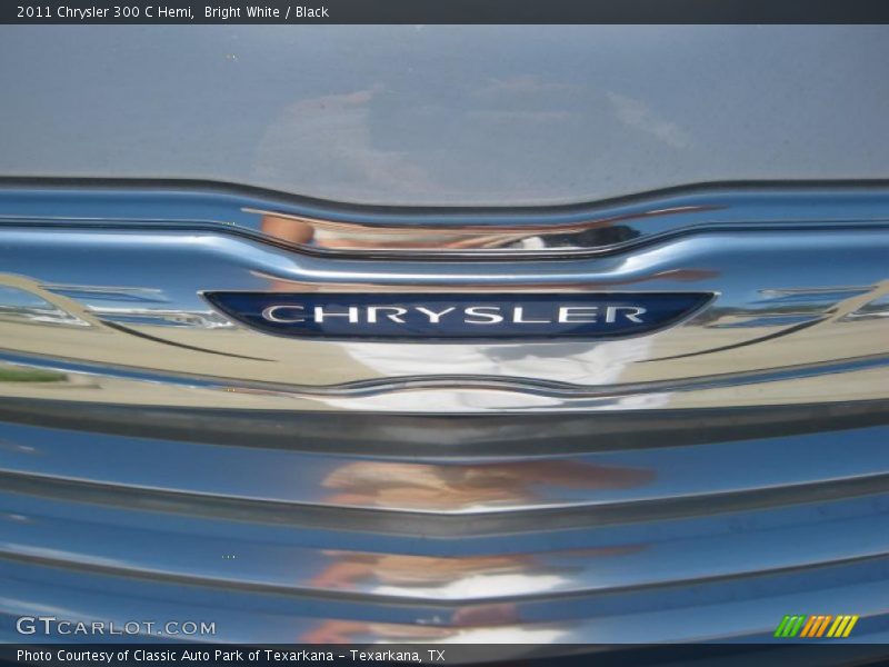 2011 300 C Hemi Logo