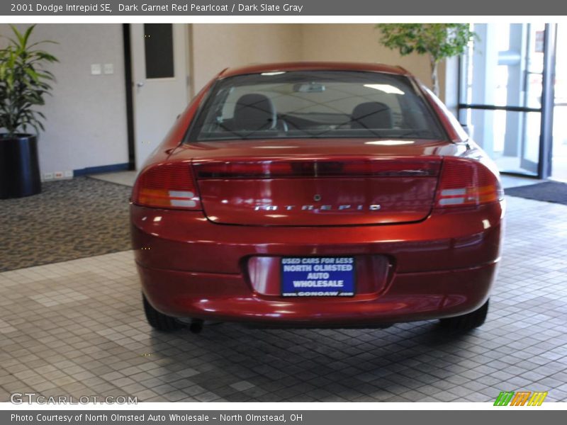 Dark Garnet Red Pearlcoat / Dark Slate Gray 2001 Dodge Intrepid SE