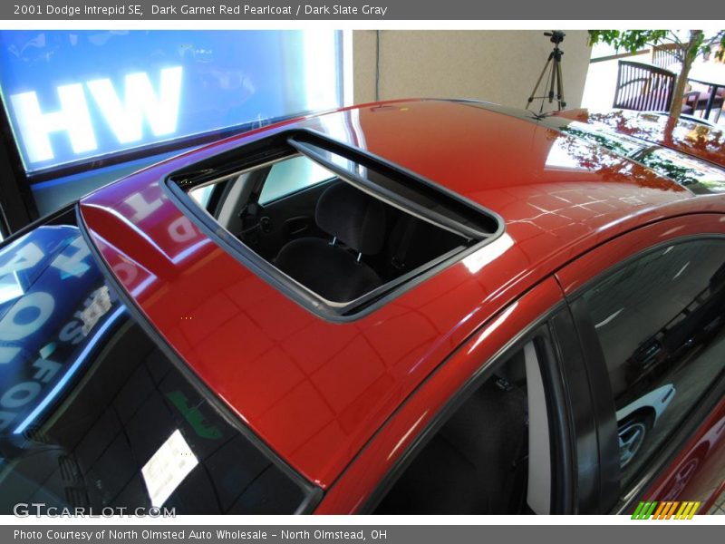 Dark Garnet Red Pearlcoat / Dark Slate Gray 2001 Dodge Intrepid SE