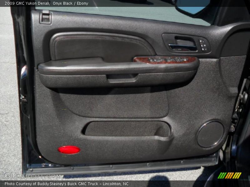 Onyx Black / Ebony 2009 GMC Yukon Denali