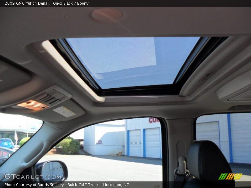 Onyx Black / Ebony 2009 GMC Yukon Denali