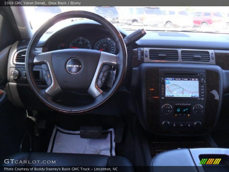 Onyx Black / Ebony 2009 GMC Yukon Denali