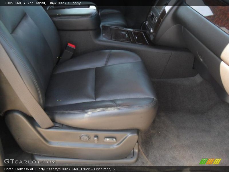 Onyx Black / Ebony 2009 GMC Yukon Denali
