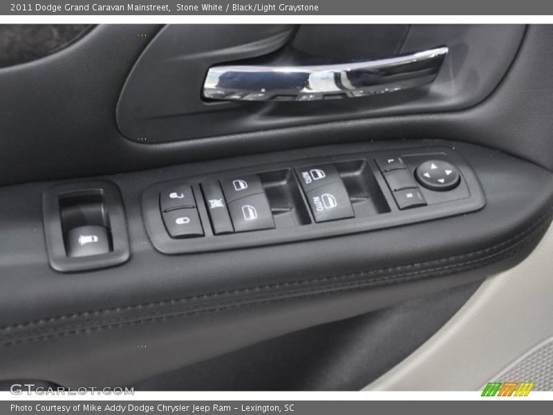 Stone White / Black/Light Graystone 2011 Dodge Grand Caravan Mainstreet