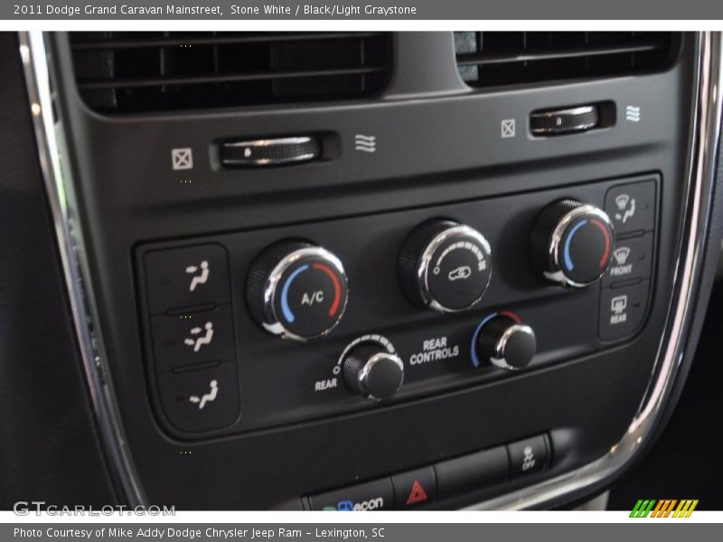 Stone White / Black/Light Graystone 2011 Dodge Grand Caravan Mainstreet
