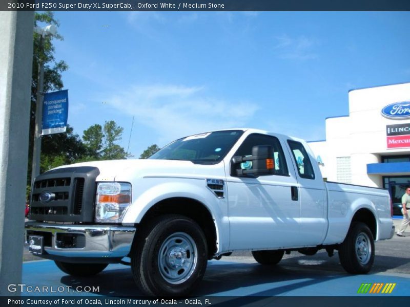 Oxford White / Medium Stone 2010 Ford F250 Super Duty XL SuperCab