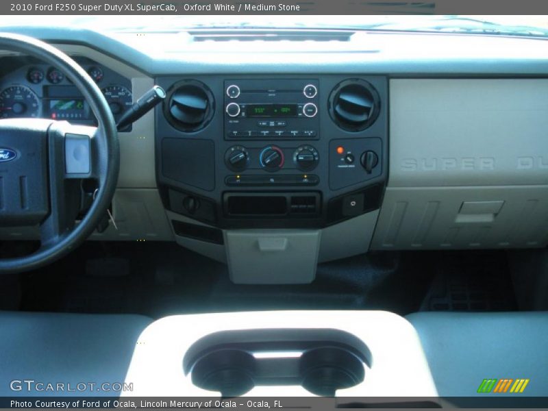 Oxford White / Medium Stone 2010 Ford F250 Super Duty XL SuperCab