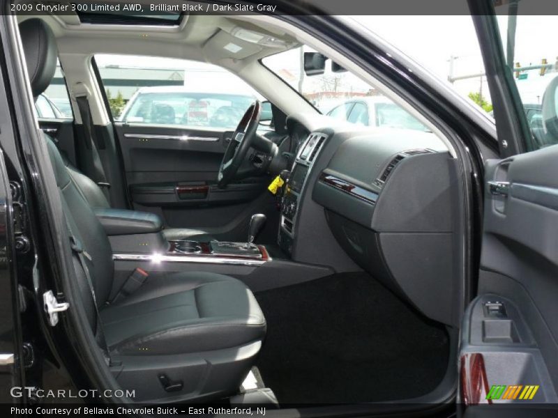 Brilliant Black / Dark Slate Gray 2009 Chrysler 300 Limited AWD