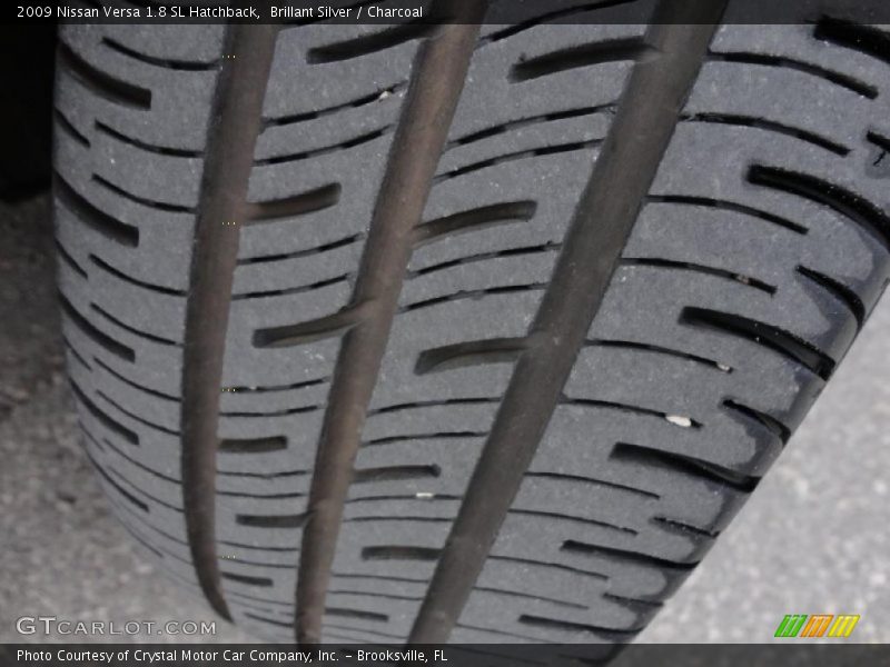 Brillant Silver / Charcoal 2009 Nissan Versa 1.8 SL Hatchback