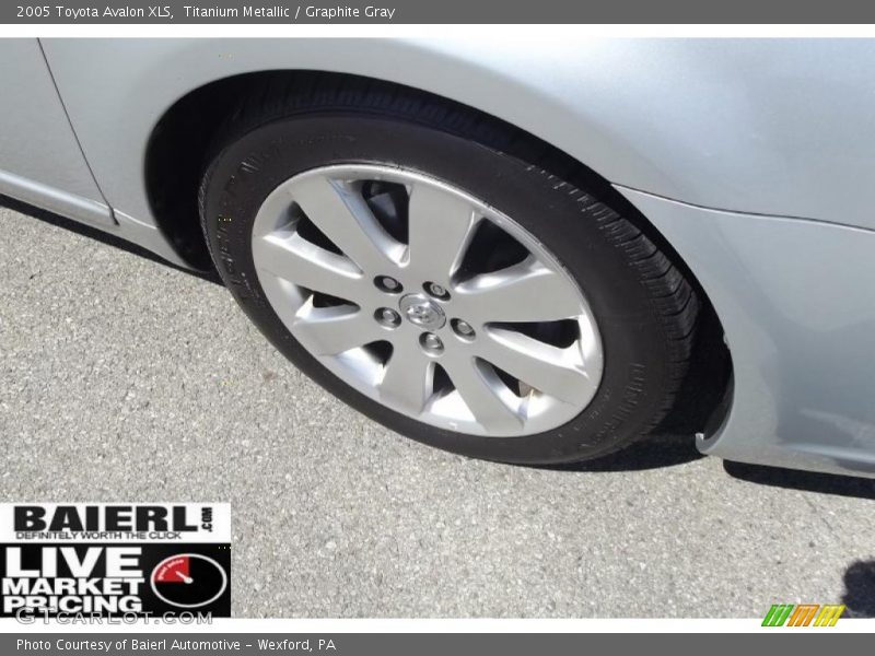 Titanium Metallic / Graphite Gray 2005 Toyota Avalon XLS