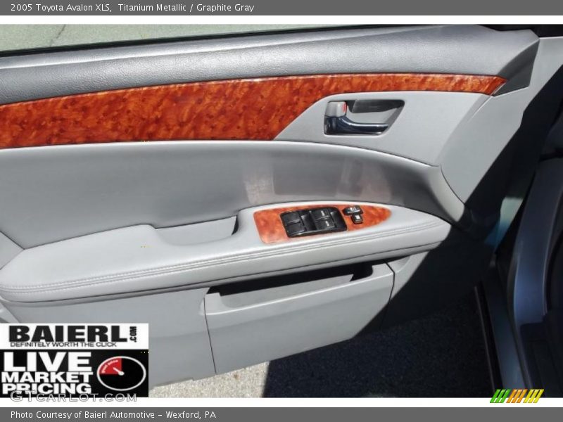 Titanium Metallic / Graphite Gray 2005 Toyota Avalon XLS