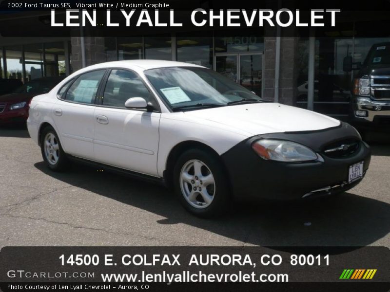 Vibrant White / Medium Graphite 2002 Ford Taurus SES