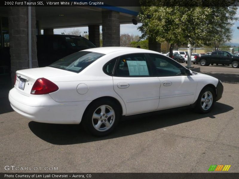 Vibrant White / Medium Graphite 2002 Ford Taurus SES