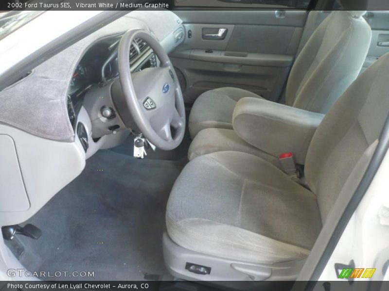 Vibrant White / Medium Graphite 2002 Ford Taurus SES